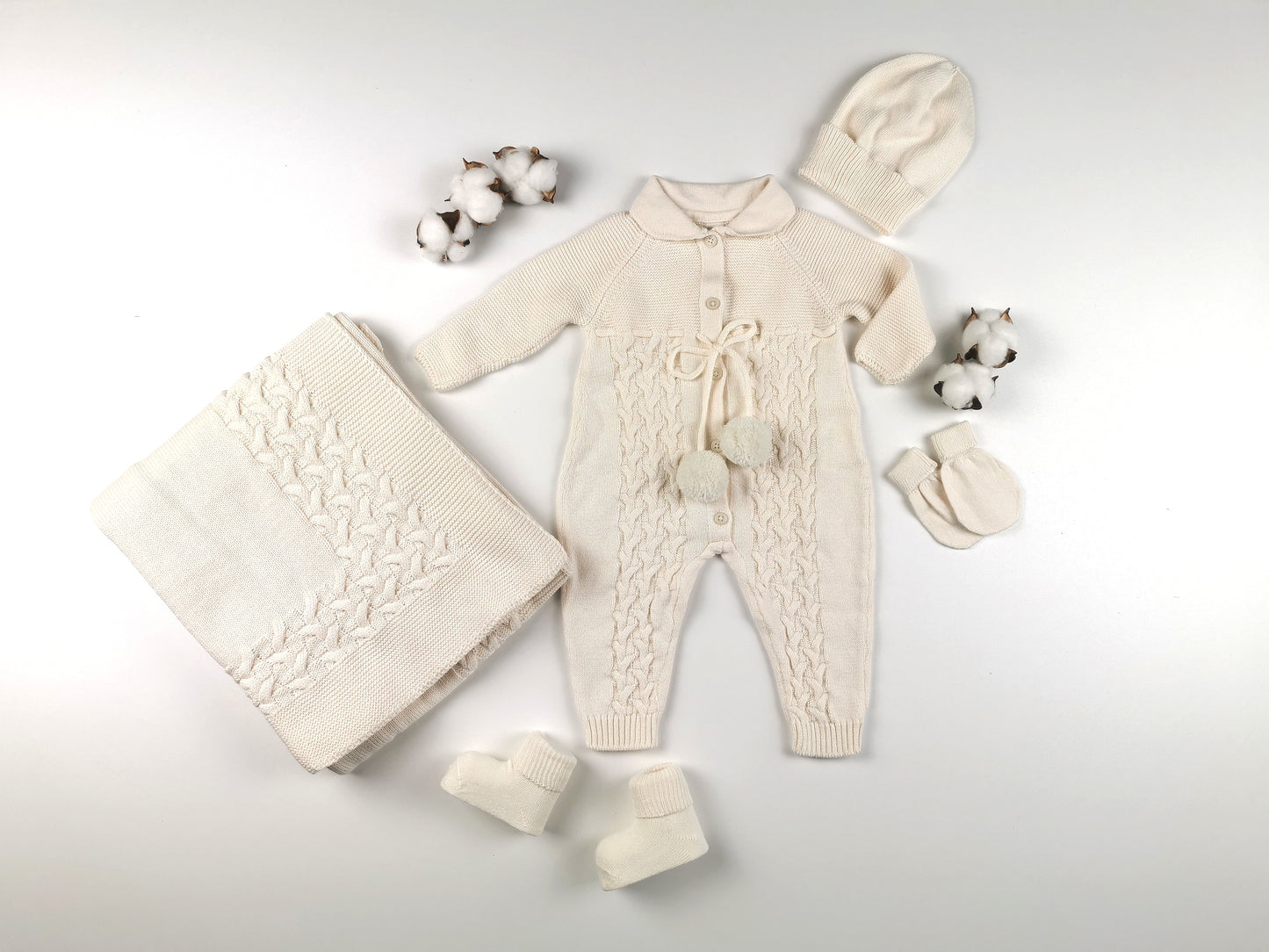 Newbornset Bommel Creme